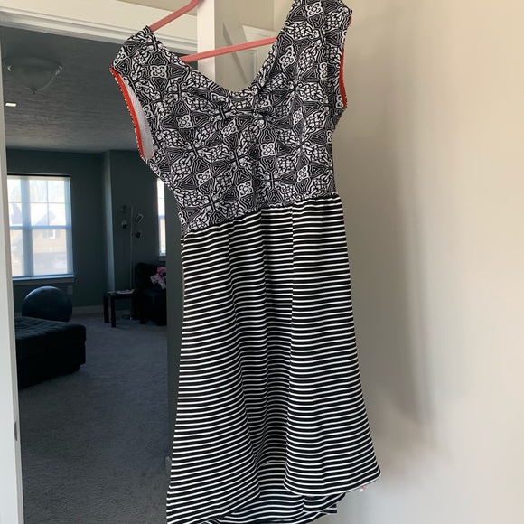 Hem & Thread Duo Pattern Dress - Picture 2 of 2